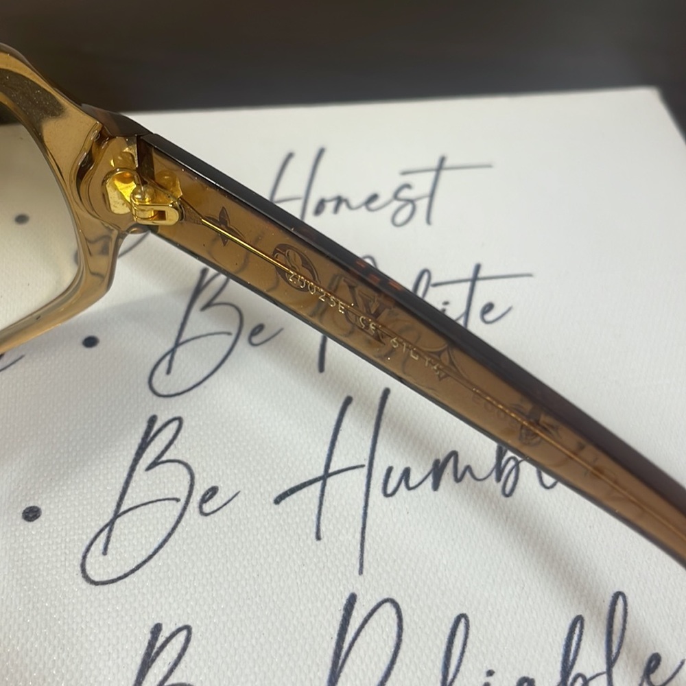 SOLD. LV Sunglasses ! - Picture 7 of 9